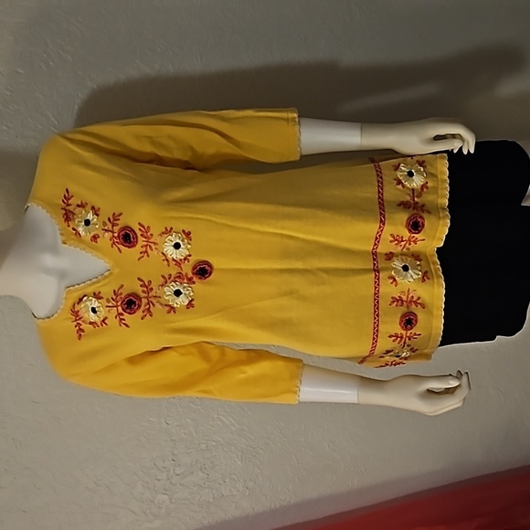 STORYBOOK KNITS Yellow Floral Embroidered Split Neck Sweater Medium - Picture 3 of 9